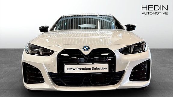 BMW i4 8 of 11