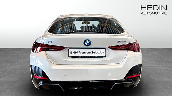 BMW i4 7 of 11