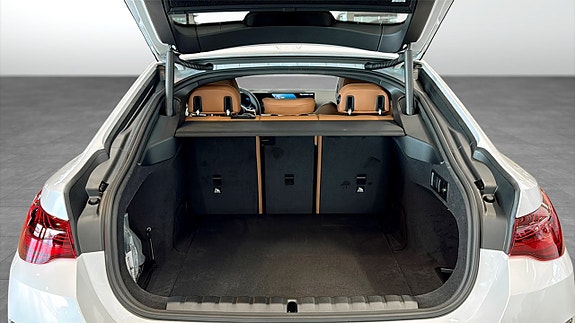 BMW i4 10 of 11