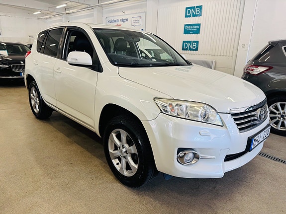 Toyota RAV4 13 of 24