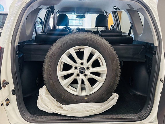 Toyota RAV4 12 of 24