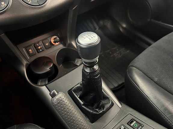 Toyota RAV4 21 of 24
