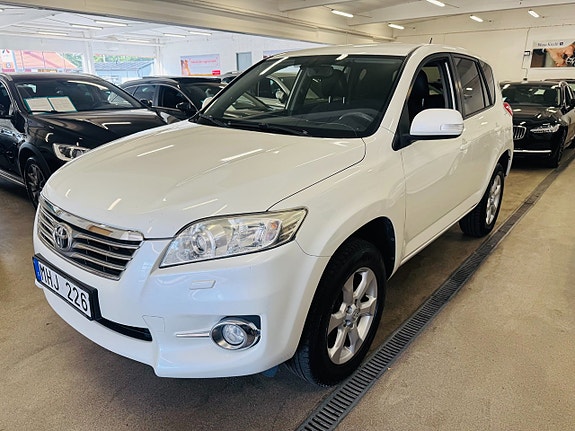 Toyota RAV4 14 of 24