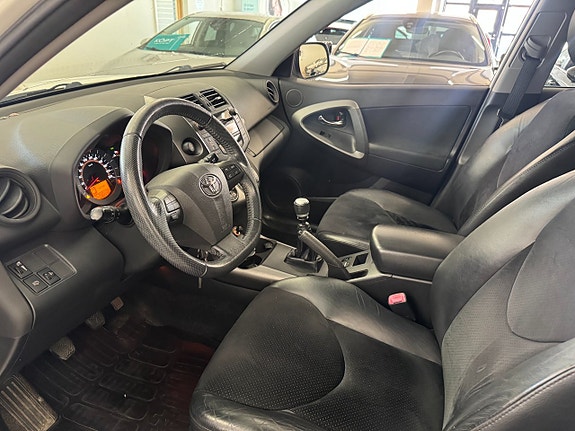 Toyota RAV4 20 of 24