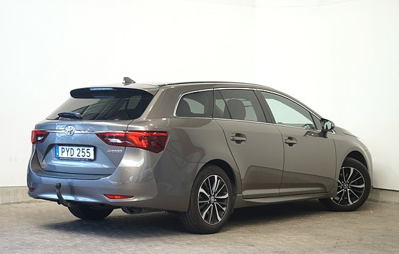 Toyota Avensis 4 of 5