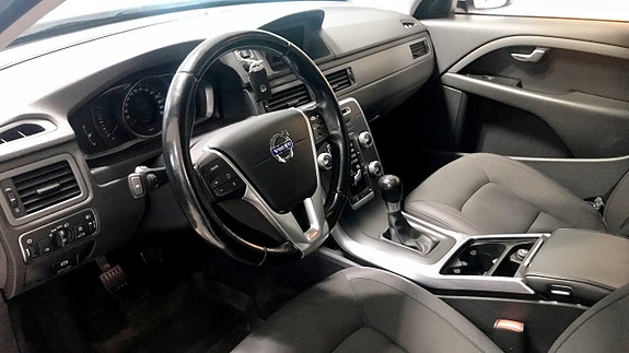 Volvo V70 4 of 5