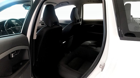 Volvo V70 5 of 5