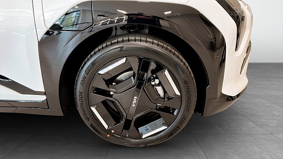 Kia EV3 9 of 12
