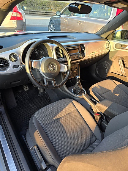 Volkswagen Beetle 4 of 5