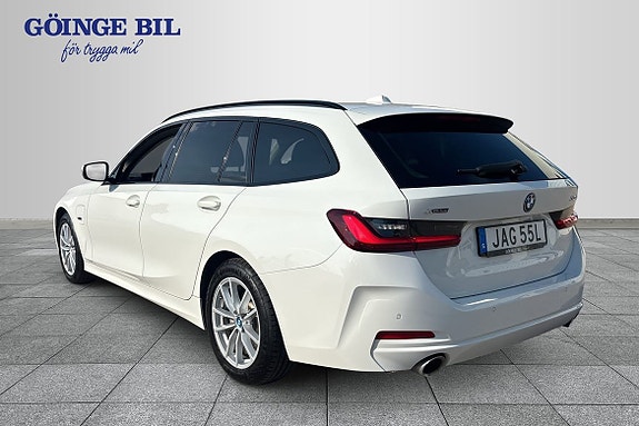 BMW 330e 6 of 17