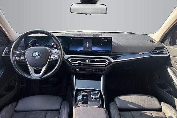 BMW 330e 12 of 17