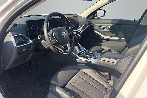 BMW 330e 10 of 17
