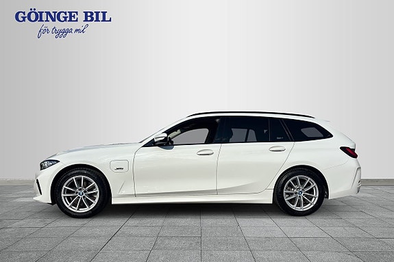 BMW 330e 5 of 17