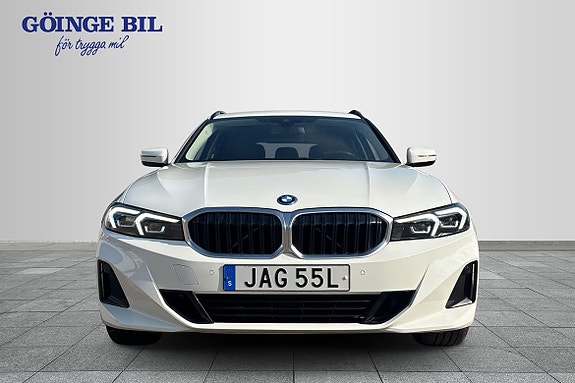 BMW 330e 3 of 17