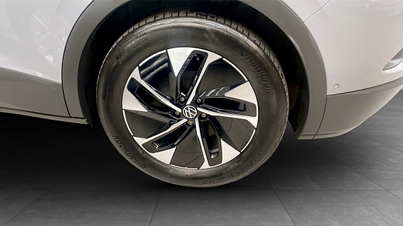 Volkswagen ID.4 6 of 12