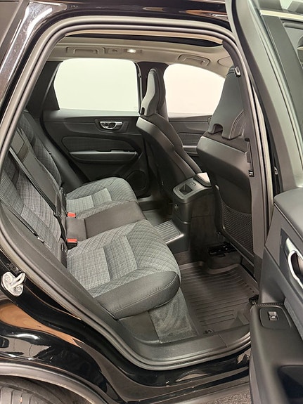 Volvo XC60 15 of 18