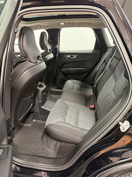 Volvo XC60 13 of 18