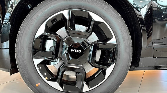 Kia EV5 9 of 12
