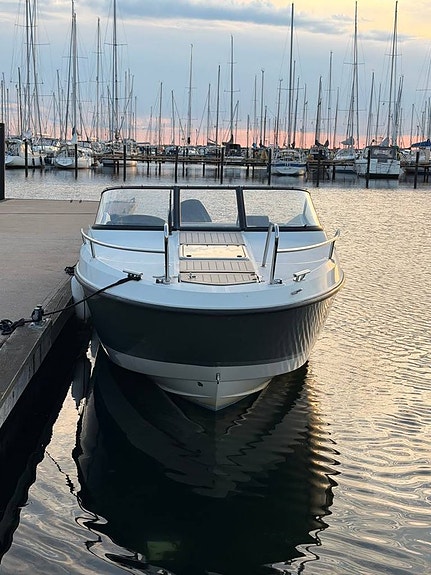 Uttern D57 3 of 5