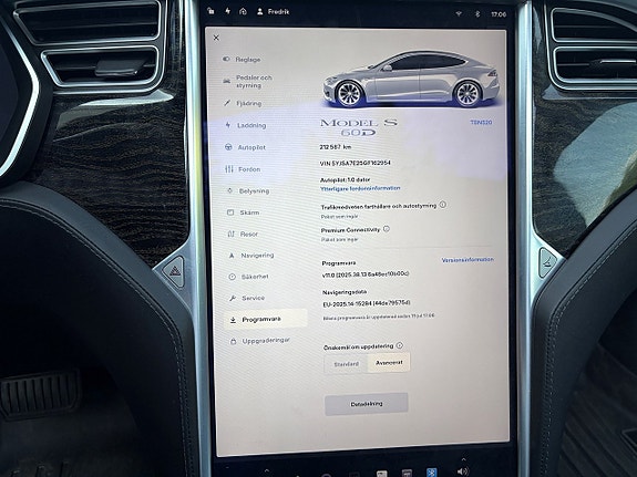 Tesla Model S 18 of 23