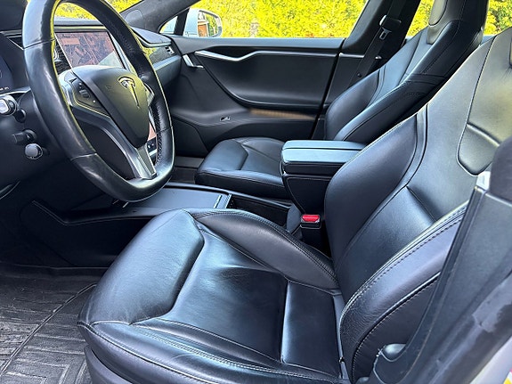 Tesla Model S 15 of 23