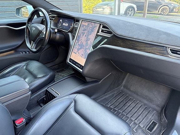Tesla Model S 13 of 23
