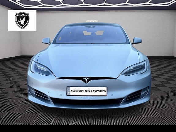Tesla Model S 2 of 5