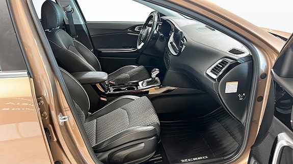 Kia XCeed 3 of 5