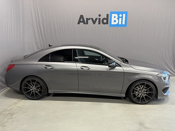 Mercedes-Benz CLA250 3 of 5