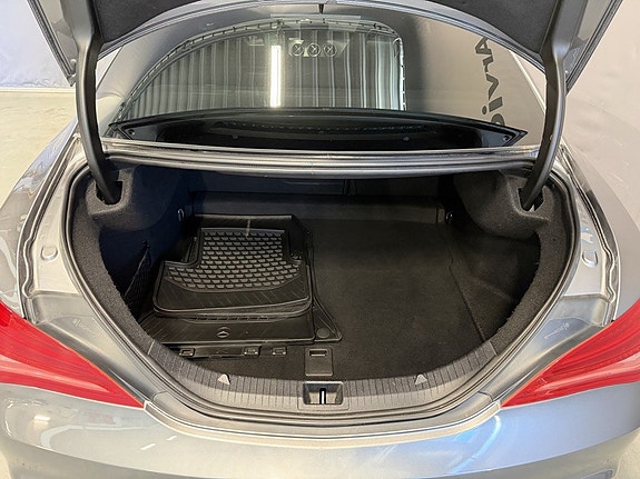 Mercedes-Benz CLA250 16 of 17