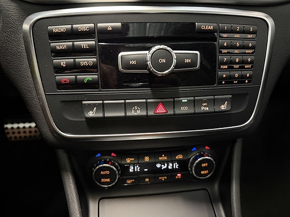 Mercedes-Benz CLA250 11 of 17