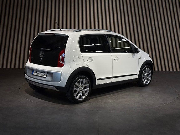Volkswagen Up! Cross 4 of 5
