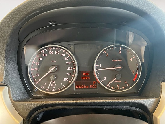 BMW 320 12 of 26