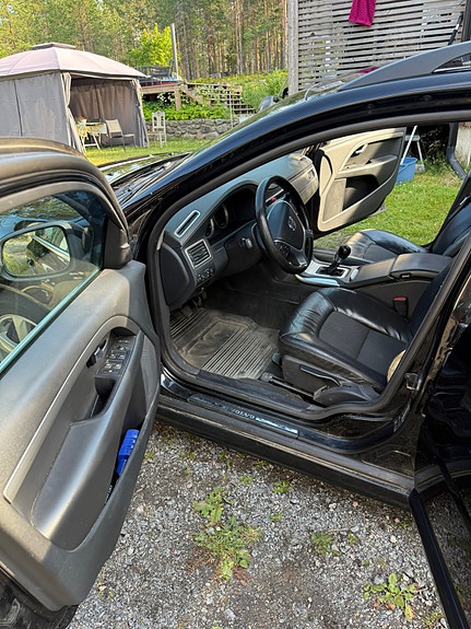Volvo V70 4 of 5