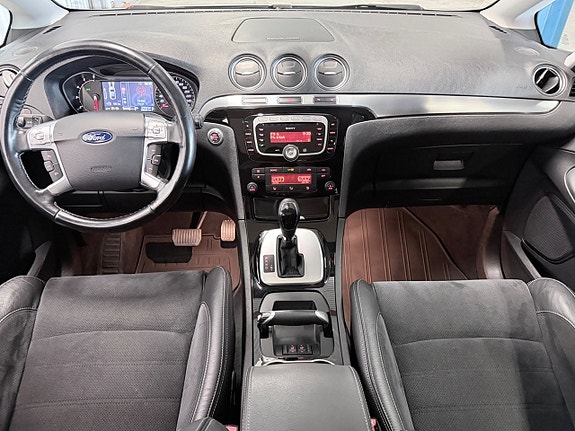 Ford S-MAX 16 of 18