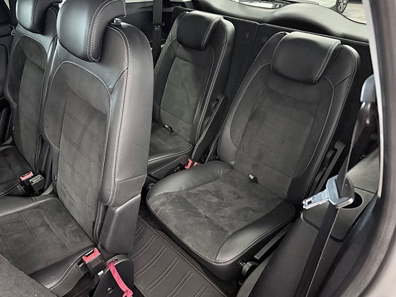 Ford S-MAX 12 of 18