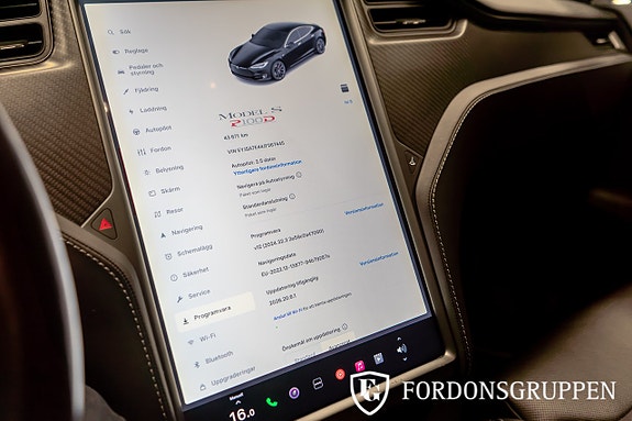 Tesla Model S 20 of 24