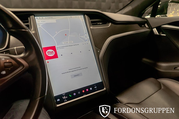 Tesla Model S 22 of 24