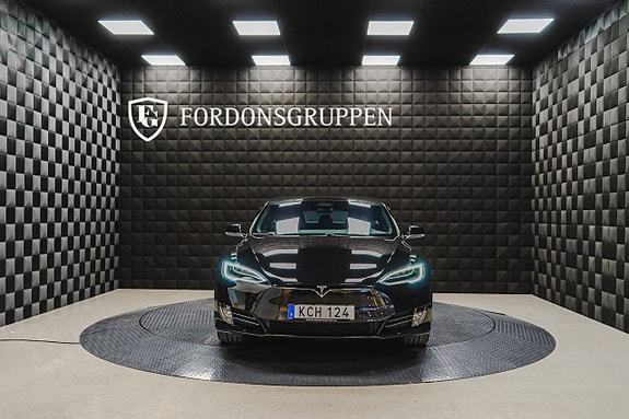 Tesla Model S 10 of 24