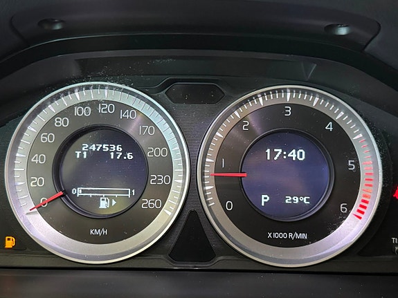 Volvo V70 11 of 25