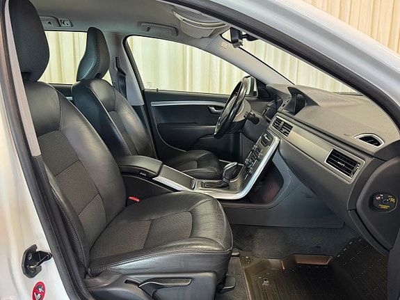 Volvo V70 8 of 25