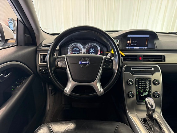Volvo V70 12 of 25