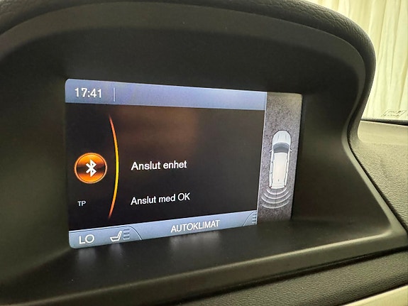 Volvo V70 18 of 25