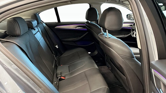 BMW 530e 5 of 16