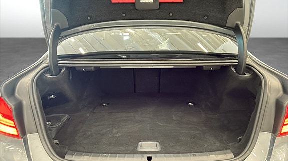 BMW 530e 10 of 16