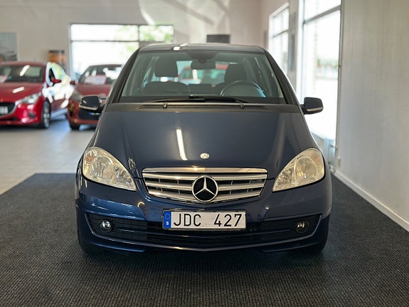 Mercedes-Benz A150 2 of 5