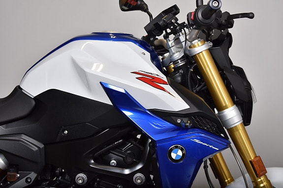BMW F 900 R / MYCKET UTRUSTAD/ 12 of 17
