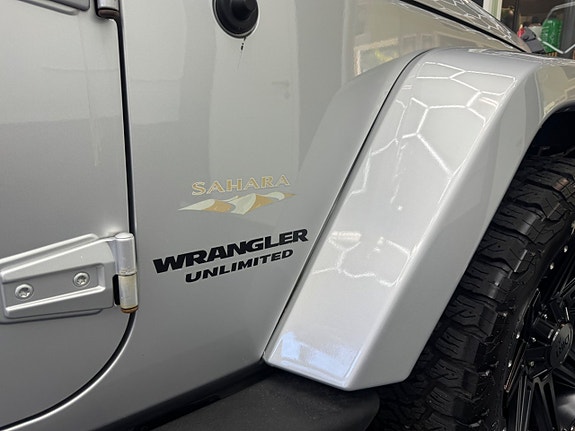 Jeep Wrangler Unlimited 12 of 14