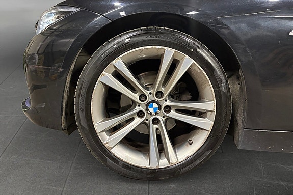 BMW 320 16 of 17