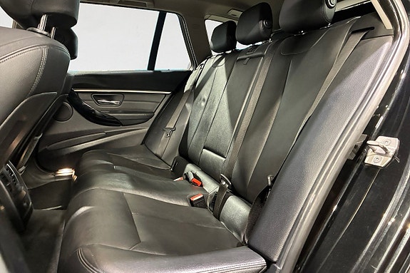 BMW 320 14 of 17